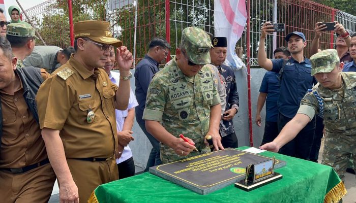 Panglima Kodam lll/Siliwangi Mayjen TNI Kosasih, Meresmikan Jembatan Perintis Garuda lll Cirebon