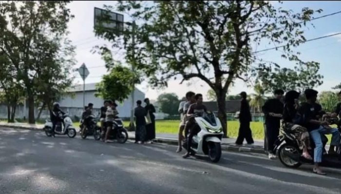 Angkatan 2025 KMMI Nurul Hakim Lombok Berbagi Takjil Gratis di Kota Mataram dan Sekitarnya