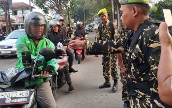 PC PPM Kota Cirebon Bagikan 150 Bungkus Takjil di Jalan Cipto Mangunkusumo