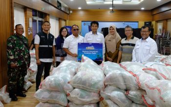 Pelindo Regional 2 Cirebon Salurkan Bantuan Sembako untuk Warga Panjunan dan Lemahwungkuk