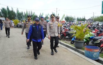 Liburan Idul Fitri Pantai Wisata Bahari Kejawanan Diserbu Wisatawan, Kapolres: Menjaga Keselamatan Saat Beraktivitas di Area Pesisir