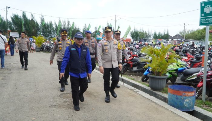 Liburan Idul Fitri Pantai Wisata Bahari Kejawanan Diserbu Wisatawan, Kapolres: Menjaga Keselamatan Saat Beraktivitas di Area Pesisir