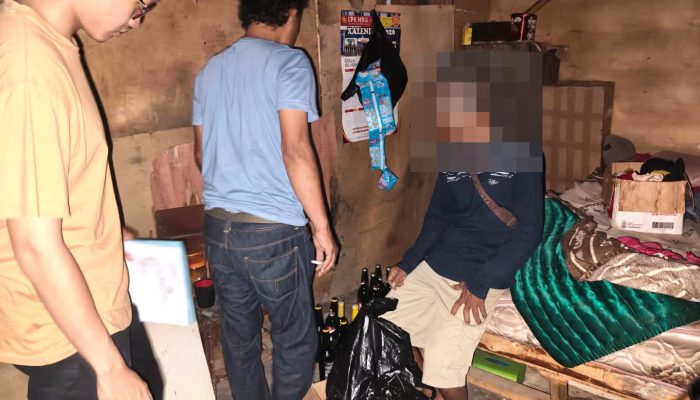 Warung Miras di Jalan Permata Digerebek Malam Hari, Polisi Amankan Puluhan Botol