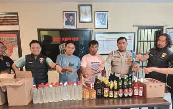 Polsek Kapetakan Gelar Razia Operasi Ratusan Botol Miras Disita Dari Sejumlah Penjual
