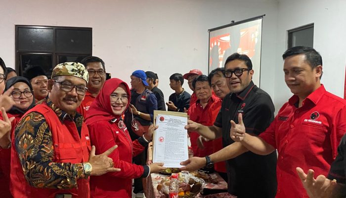 Rapat Konsolidasi dan Penyerahan SK Ketua DPC PDI Perjuangan Kota Cirebon Hadirkan Nuansa Berbeda