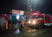 Kios Mie Ayam Jalan Cemara Kebakaran, Polisi dan Damkar Cepat Antisipasi Memadamkan Kobaran Api