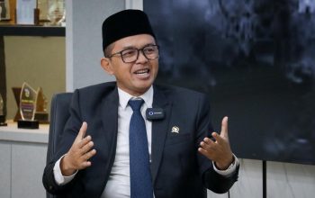 KH Maman Imanulhaq Minta Wacana War Ticket Haji Dihentikan, Fokus Percepatan Antrean Jemaah Lansia