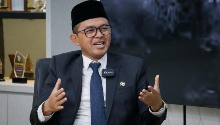KH Maman Imanulhaq Minta Wacana War Ticket Haji Dihentikan, Fokus Percepatan Antrean Jemaah Lansia