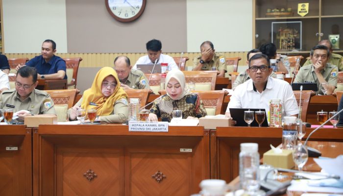 Kepala Kantor Pertanahan Kota Administrasi Jakpus Bersama Kanwil BPN Prov DKI RDP dan RDPU Dengan Komisi lll DPR RI