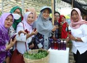 Niken Saptarini Widiyawati; Mendobrak Sekat Tradisi, Menenun Kesetaraan Di Bumi Gora