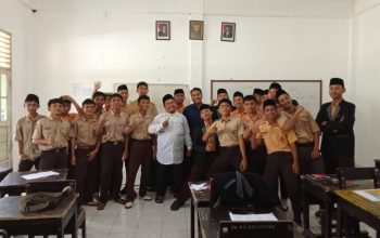 Alpian Ghazali Putra Bagi Motivasi dan Informasi Beasiswa pada Siswa Madrasah Aliyah Nurul Hakim