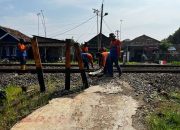 Peningkatan Keselamatan, KAI Daop 3 Cirebon Gencarkan Penutupan Perlintasan Sebidang Ilegal