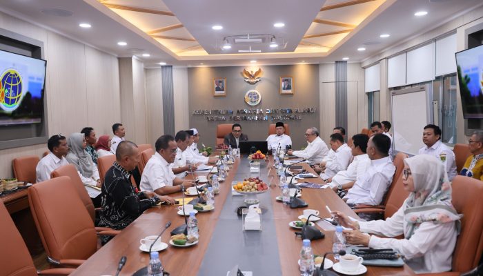 Rakor Bersama para Kepala Daerah di Kalsel, Menteri Nusron: Penentuan Lokasi LP2B Menjadi Kewenangan Daerah