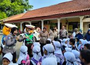 Satlantas Polres Cirebon Kota Mengenalkan dan Edukasi Rambu Lalu Lintas ke Anak-anak TKIT Imam Bondjol