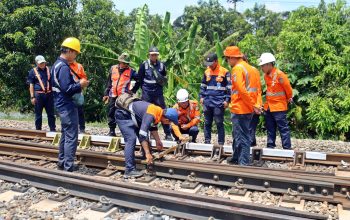 Sambut Libur Panjang Idul Adha, KAI Daop 3 Cirebon Intensifkan Pemeriksaan Infrastruktur dan Prasarana Guna Keselamatan Perjalanan Kereta Api