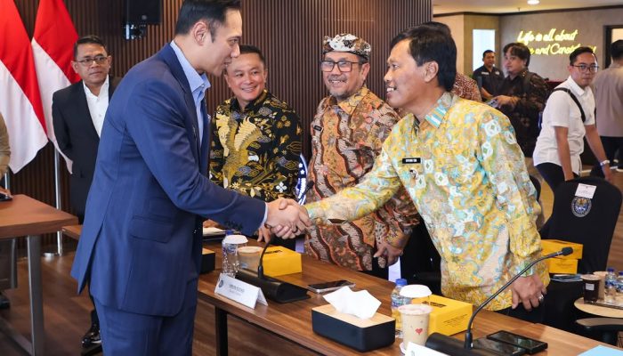 Sinkronisasi Pembangunan Daerah dan Nasional, Wali Kota Hadiri Pertemuan Kunci Bersama dengan Menko AHY