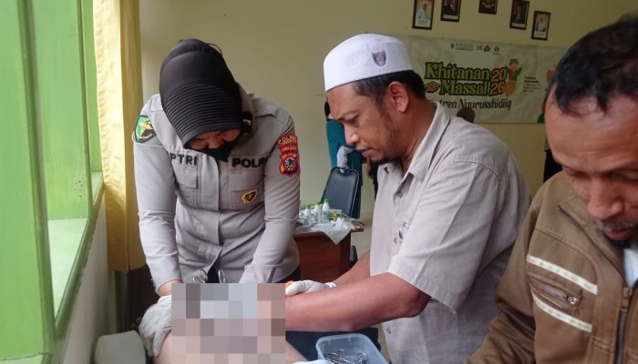 Khitanan Massal Hari Bhayangkara ke-80, Diikuti Puluhan Anak Sebagai Bentuk Kepedulian Polri Terhadap Masyarakat