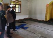 Polsek Kedawung Evakuasi Mayat Pria Sudah Tidak Bernyawa di Bekas Mushola