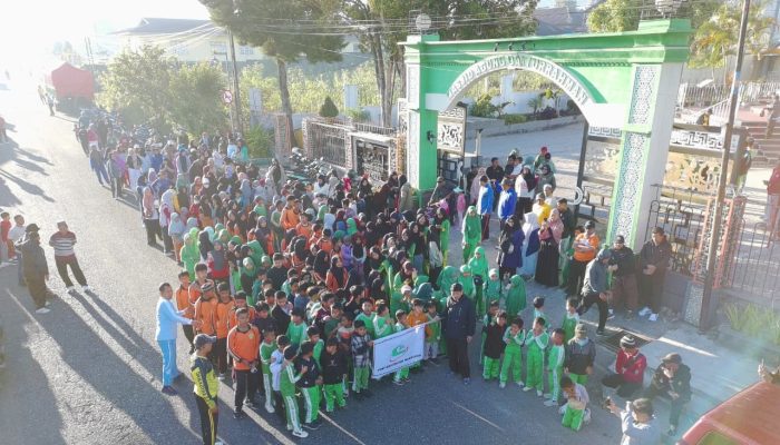 Sambut Tahun Baru Hijriah 1448 H, Ratusan Umat Muslim Kota Ruteng Manggarai Lakukan Jalan Sehat