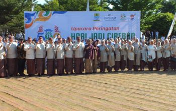 Dandim 0614/Kota Cirebon dan Ketua Persit KCK Cabang XXV Hadiri Upacara Hari Jadi Kota Cirebon Ke-599
