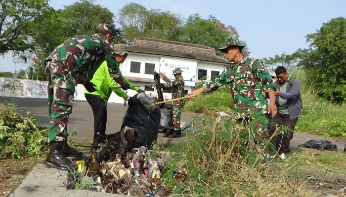 Kodim 0614/Kota Cirebon Gelar Kegiatan Karya Bakti di Kawasan Eks Terminal Harjamukti