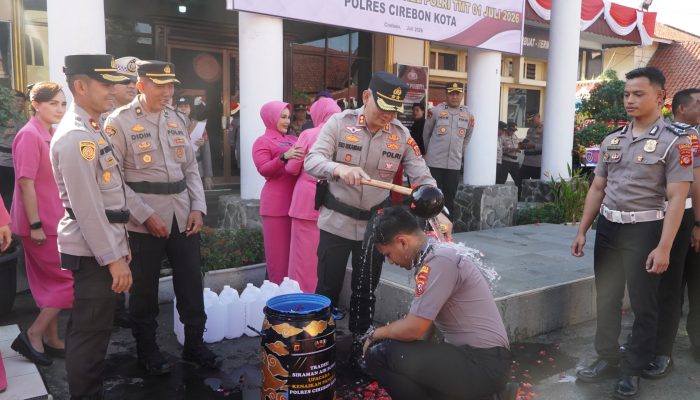 HUT Bhayangkara ke-80, 62 Personel Polres Cirebon Kota Naik Pangkat