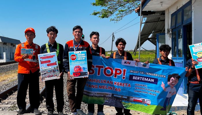 Lima Titik Perlintasan Sebidang jadi Sorotan Utama KAI Daop 3 Cirebon Bersama Komunitas Pecinta Kereta Api untuk Keselamatan Masyarakat