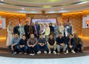 Publikasi Jurnal Internasional Scopus Antarkan Ketua Prodi PBI USKM Raih Gelar Doktor