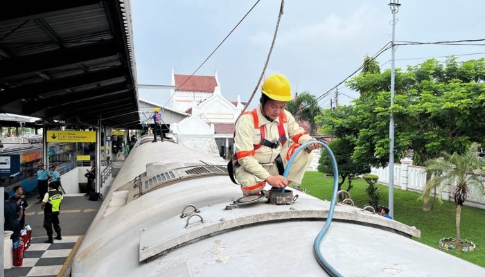 Tingkatkan Kenyamanan Pelanggan, KAI Daop 3 Cirebon Maksimalkan Pengisian Air di Kereta Api