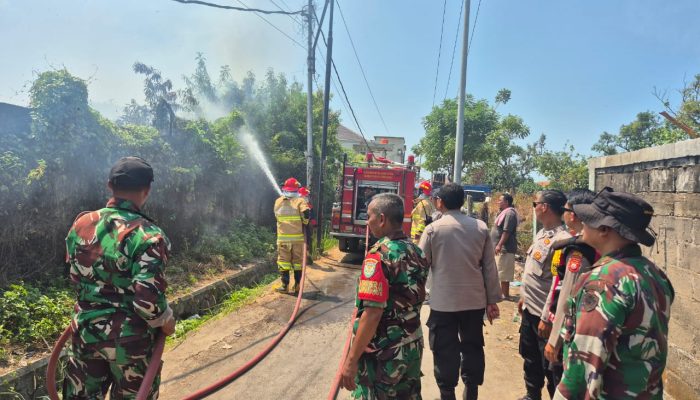 Api Cepat Dipadamkan, Sinergi Polres Cirebon Kota dan Damkar Cegah Kebakaran Meluas