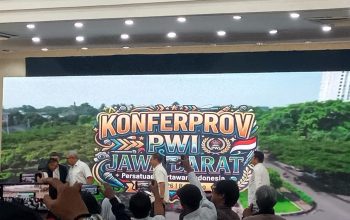 Wali Kota Bandung Buka Konferensi PWI Jabar