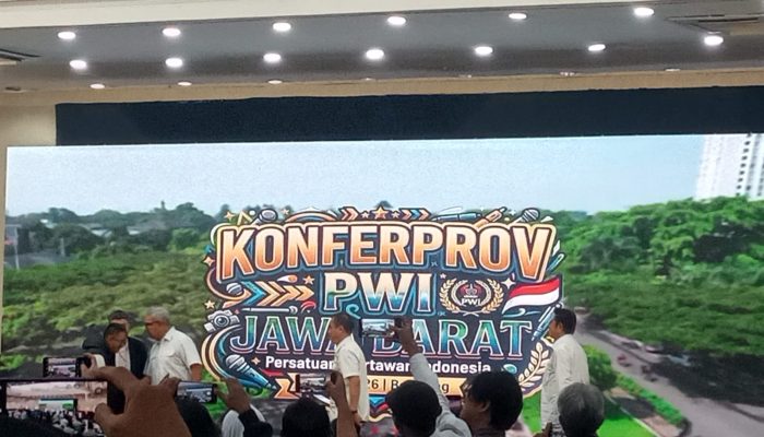 Wali Kota Bandung Buka Konferensi PWI Jabar
