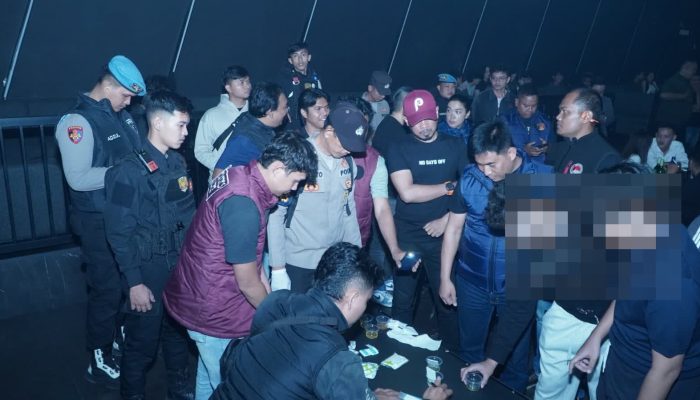 Polres Cirebon Kota dan Tim Gabungan Razia Dua Tempat Hiburan Malam, 20 Pengunjung Hasil Tes Urine Negatif Narkoba