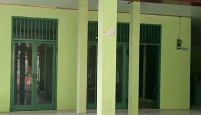 Merindui Masjid Al-Hidayah Dukuh Semar