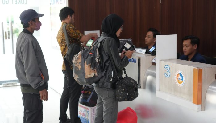 Dampak dari Abu Vulkanik Anak Krakatau Cirebon Masuk Zona Merah, KAI Daop 3 Pastikan Perjalanan Kereta Api Tetap Aman
