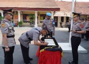 Prosesi Sertijab Dua Kapolsek, Dipimpin Langsung Kapolres Cirebon Kota, Kapolsek Lemahwungkuk IPTU Didik Siswanto dan Kapolsek Mundu IPTU Usep Winta