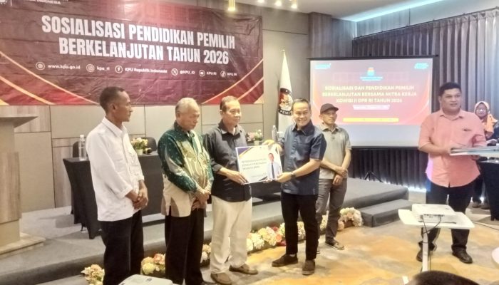 Ujang Bey Ajak Rakyat Memilih Orang yang Memberi Manfaat