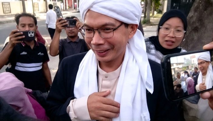 Abah Memilih Bungkam Saat Ditanya Wartawan Usai Pemeriksaan di Polres Lombok Tengah