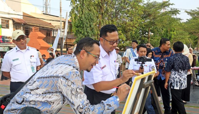 KAI Mini Fair Daop 3 Cirebon Gelar Nglukis on Station Apresiasi Terhadap Seni dan Budaya Cirebon