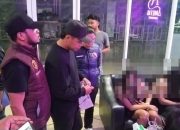 KRYD Polres Cirebon Kota Sasar Karaoke, Tes Urine Negatif dan Sita Belasan Botol Miras