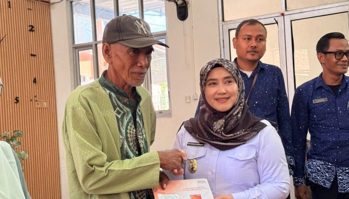 Pemkot Cirebon Salurkan Bantuan PKH dan Sembako, Dorong Keluarga Penerima Manfaat Lebih Berdaya
